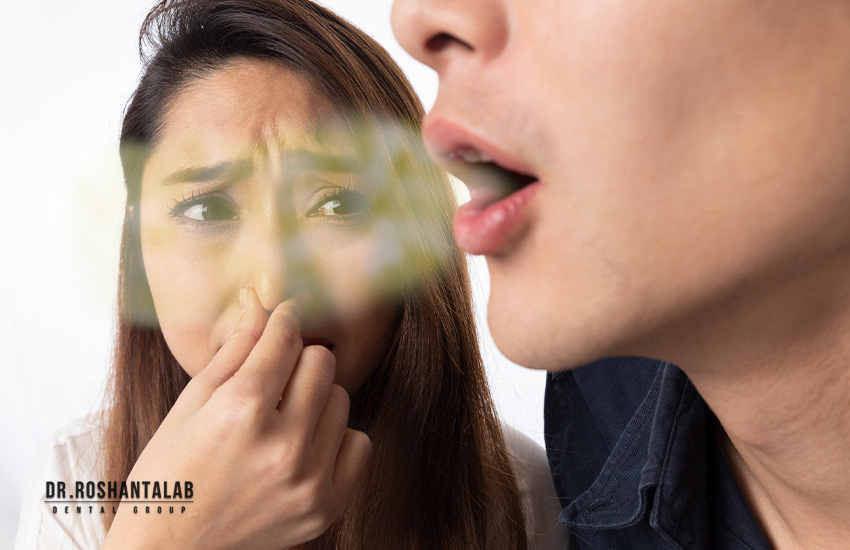 علت بوی بد دهان چیست؟